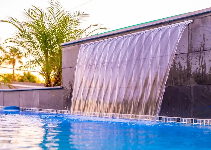 Multimillionresort Oasis Pickleballvolleyballcourtbocce Ball Courtgolf Scottsdale
