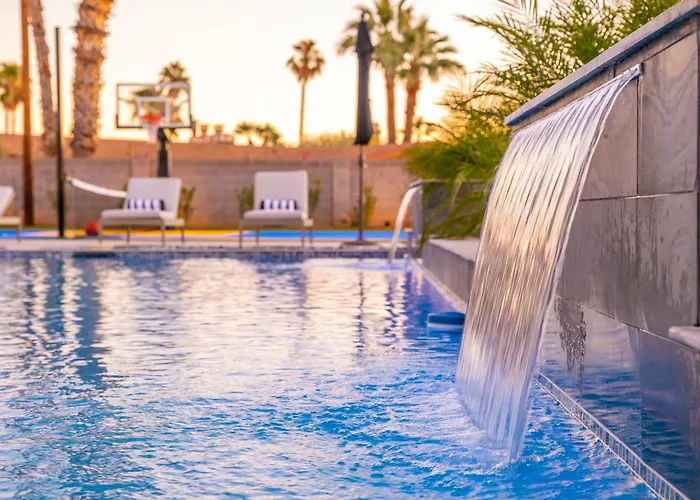 Multimillionresort Oasis Pickleballvolleyballcourtbocce Ball Courtgolf Holiday home