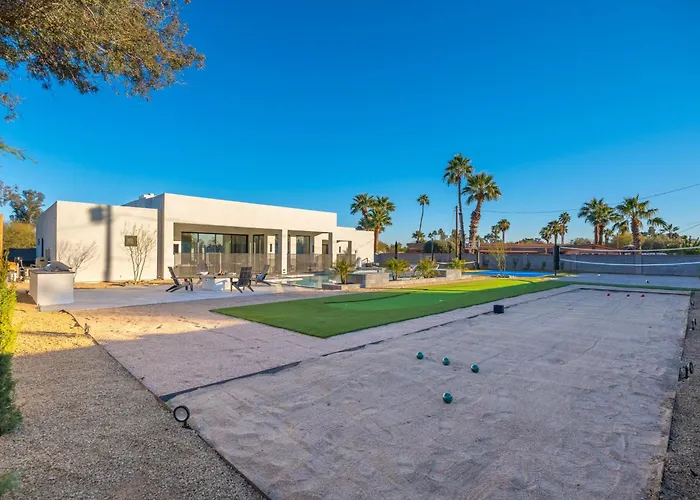 Multimillionresort Oasis Pickleballvolleyballcourtbocce Ball Courtgolf *