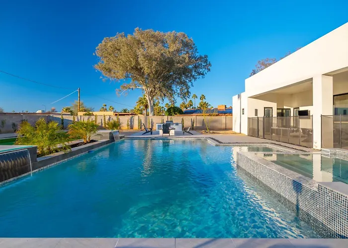 Multimillionresort Oasis Pickleballvolleyballcourtbocce Ball Courtgolf Scottsdale